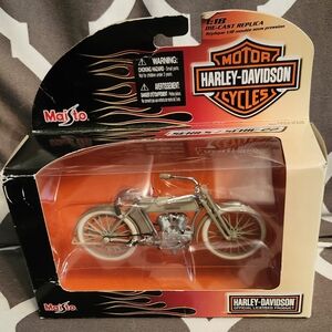 New In Box‎ Harley Davidson Diecast Motorcycle 2006 Series 22 Lot Of 2.